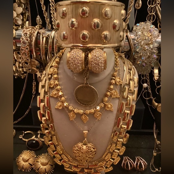 Huge 4 Lb jewelry lot- inventory bundle bulk jewelry - Picture 6 of 16